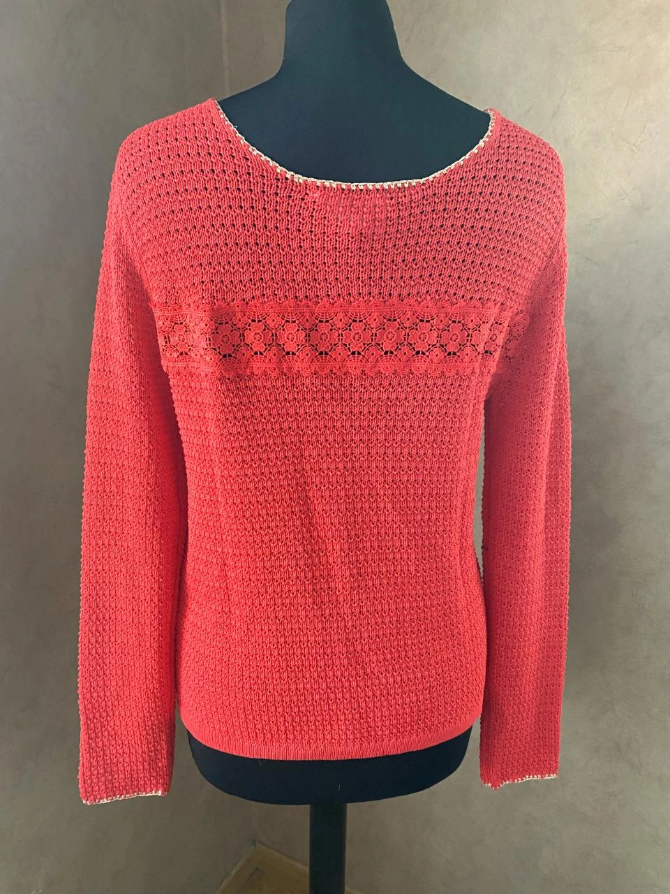 Grace & Mila rood gebreide cardigan maat 36 met opengewerkte steken, florale kant & gouden rand – photo 4